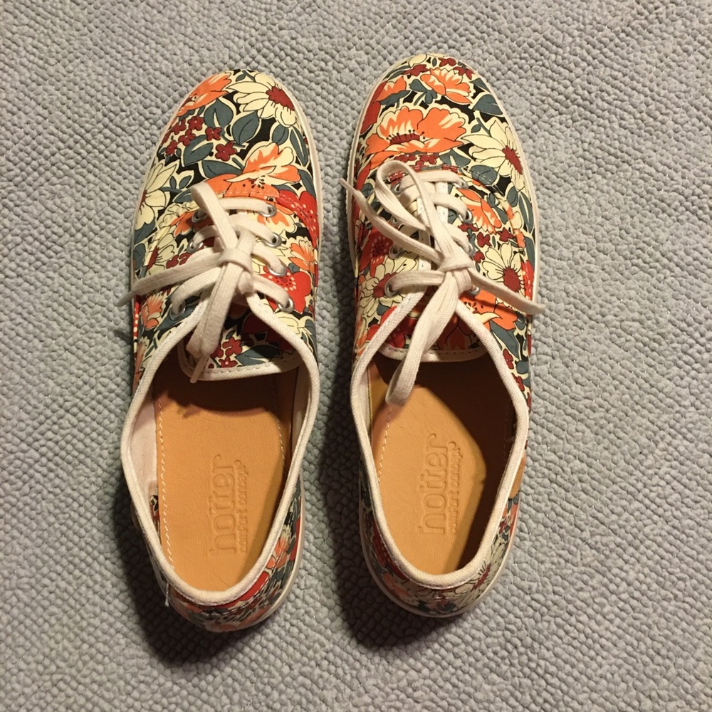 NWOT Hotter Floral Shoes